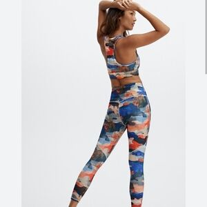 Fabletics Multicolor Camouflage Leggings And Sport Bra Set
